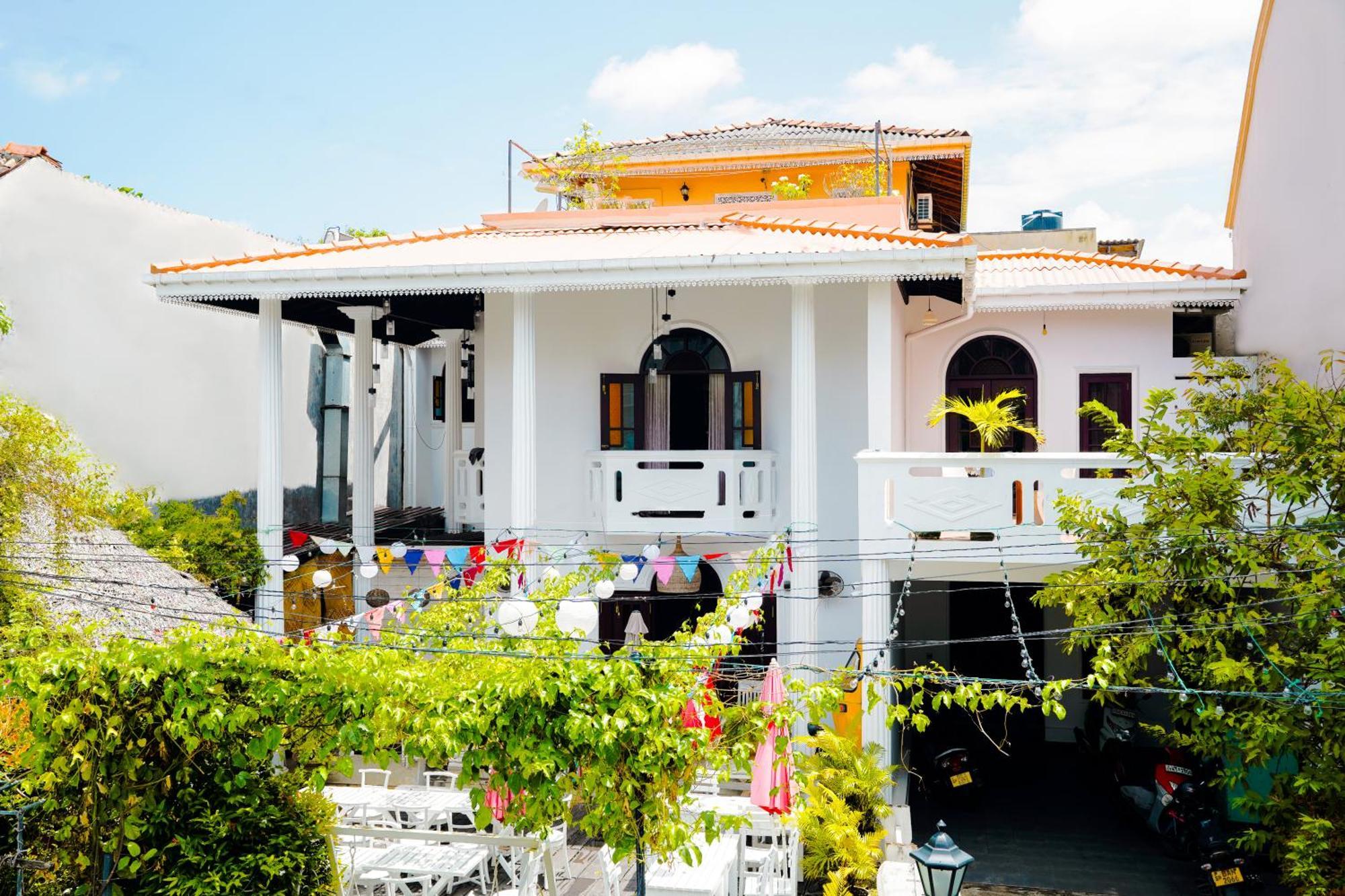 Frangipani Motel Галле Экстерьер фото